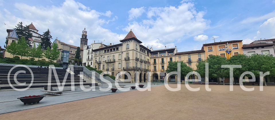 Plaça de Fra Bernadí Manlleu Irina Vilasís Molina