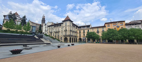 Plaça de Fra Bernadí Manlleu Irina Vilasís Molina